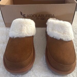 UGG NWT size 6 TIZZEY